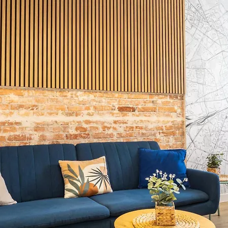 Klimatyczny Z Antresola W Kamienicy Lägenhet *