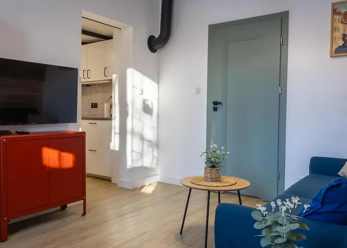 Klimatyczny Z Antresola W Kamienicy Apartament