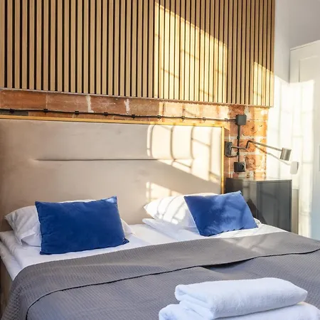 Apartament Klimatyczny Z Antresolą W Kamienicy
